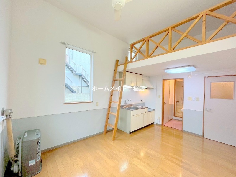 居室・リビング　明るく広々リビングスペース♪