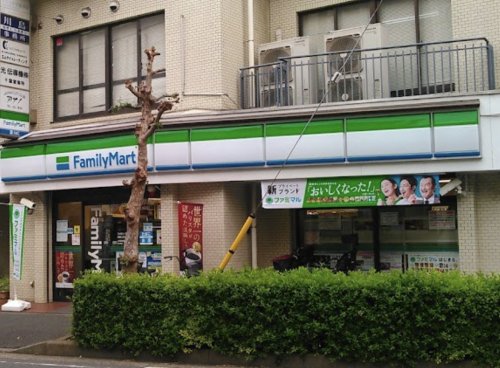 コンビニ　ファミリーマート 柏東上町店（コンビニ）まで320m