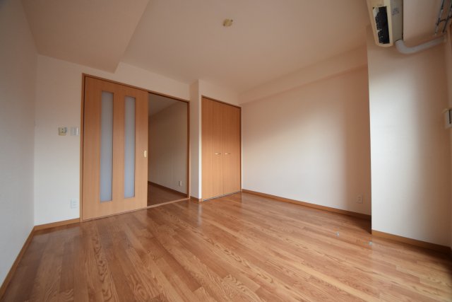 居室・リビング　ソレアード昼ヶ丘　洋室