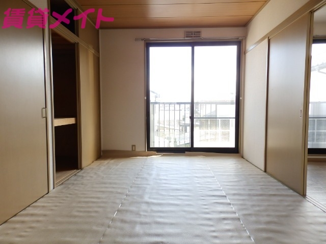 居室・リビング　同型部屋写真です。