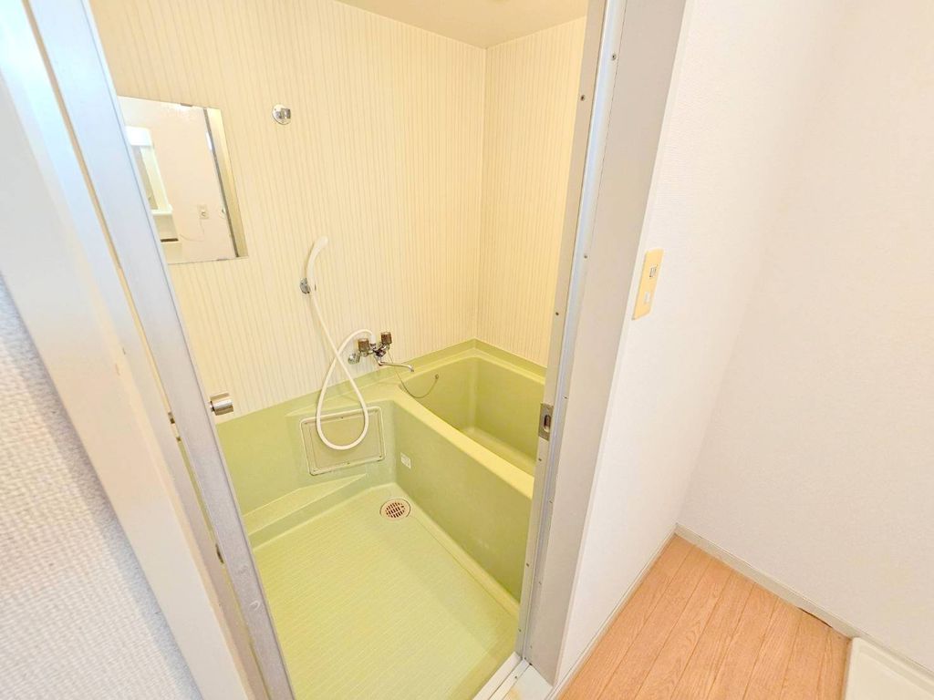 バス・シャワールーム　バス