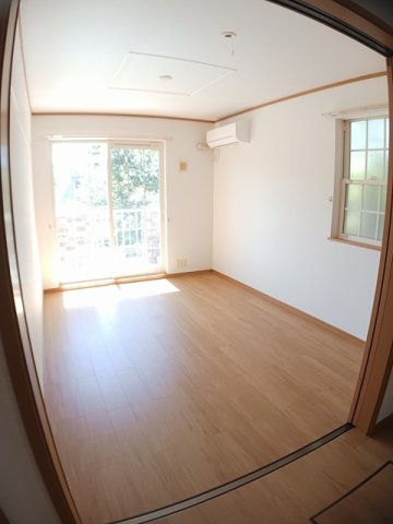 居室・リビング　ゆったり過ごせる居間です