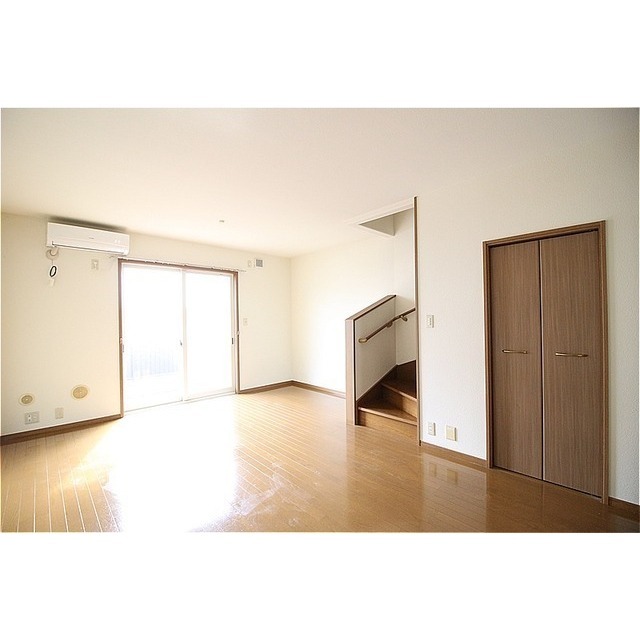 居室・リビング　写真内の家具・家電はＡＩイメージです