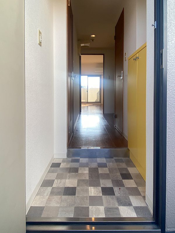 玄関　同物件他室画像です