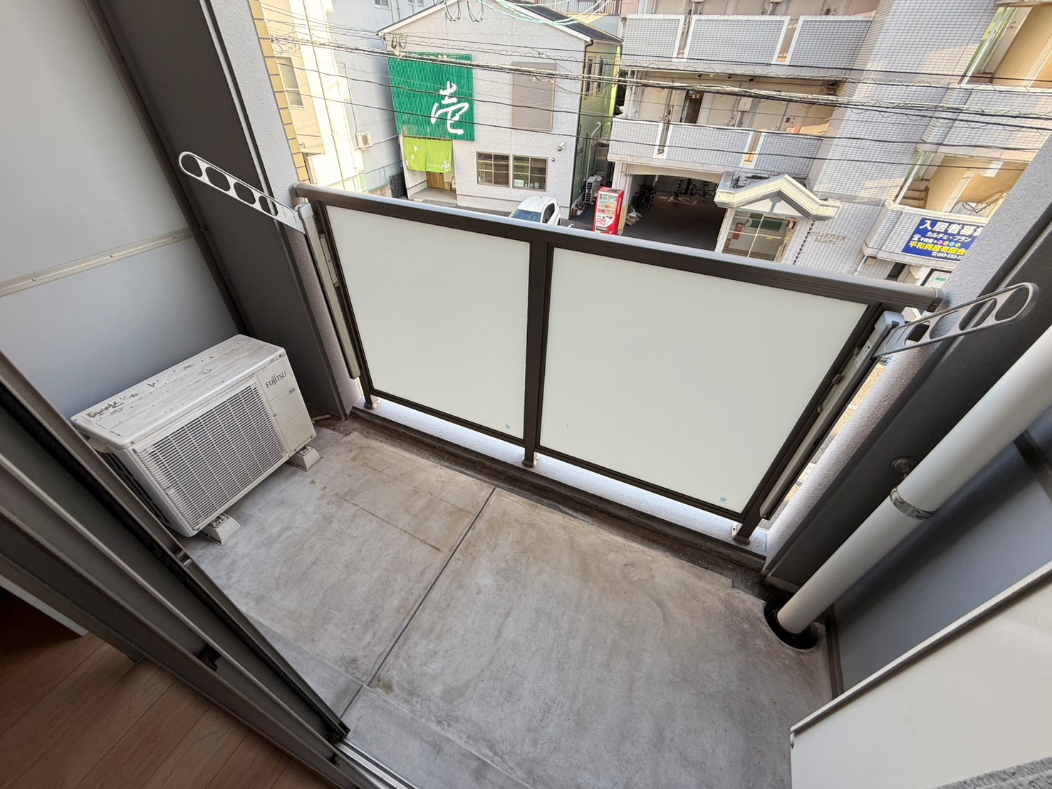 バルコニー　※他室写真～現況優先