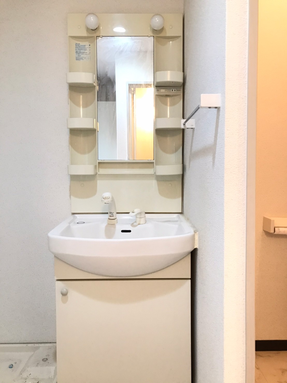 洗面設備　同建物別部屋を使用