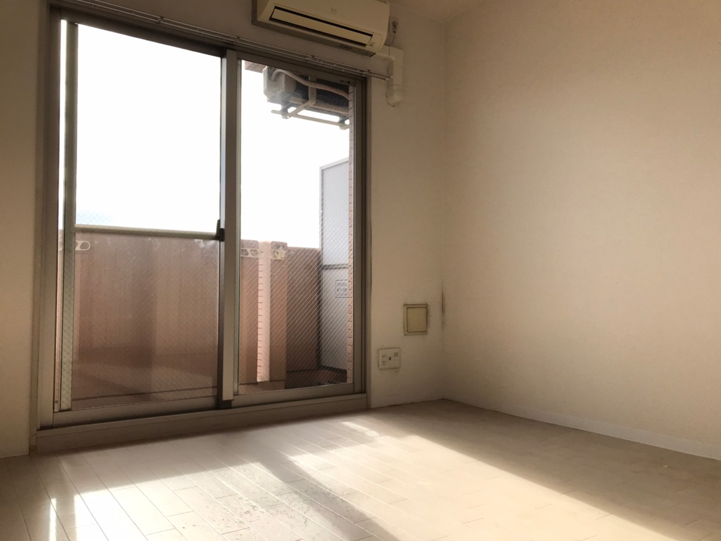 居室・リビング　同建物別部屋を使用