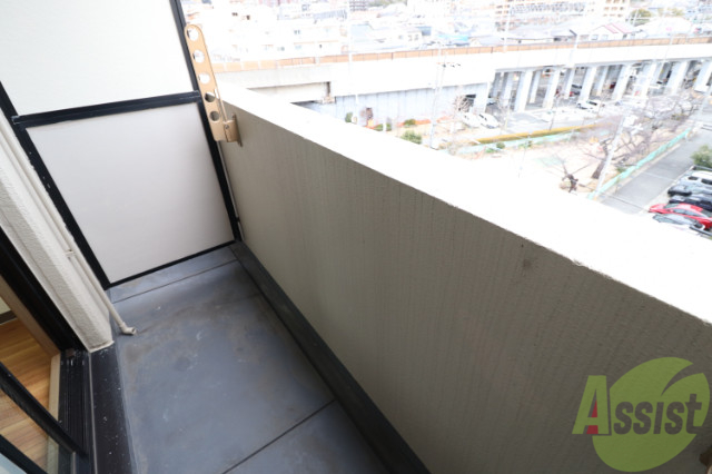 バルコニー　日当たりの良いバルコニーです