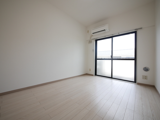 居室・リビング　★フローリングのきれいな洋室です★