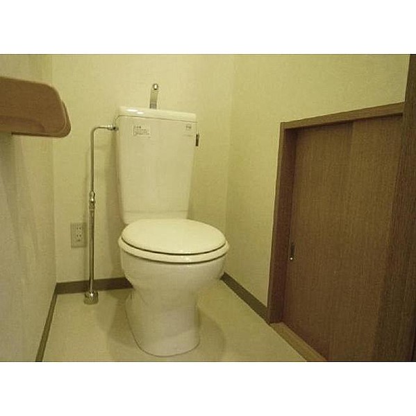 トイレ　※別部屋の参考写真です。