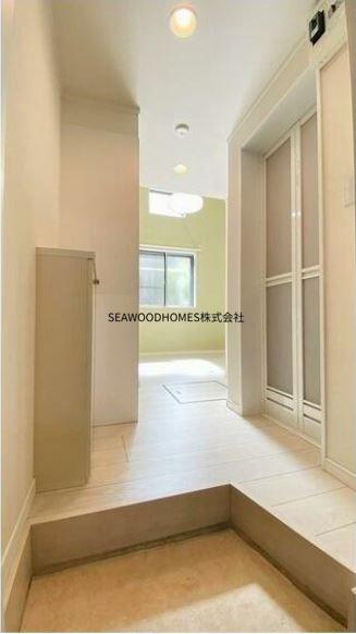 その他部屋・スペース　ドアを開ければ、明るく清潔な空間がお出迎え。