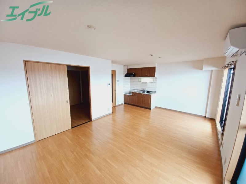 居室・リビング　別部屋参考写真です。