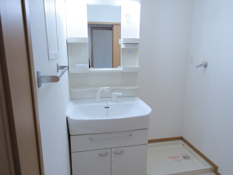 洗面設備　シャワー付独立洗面台