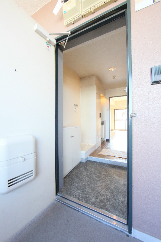 玄関　グレース河野（グレースコウノ）