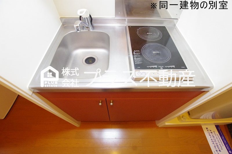 キッチン　システムキッチン２口コンロ付き（ラジエントヒーター）