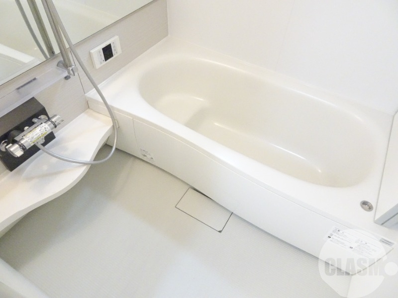 バス・シャワールーム　浴室乾燥機＆追焚機能付き広々バスルーム♪