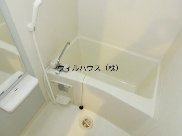 バス・シャワールーム　浴室乾燥機付きバス！