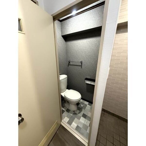 トイレ　※別室の参考写真の為、現況優先です。