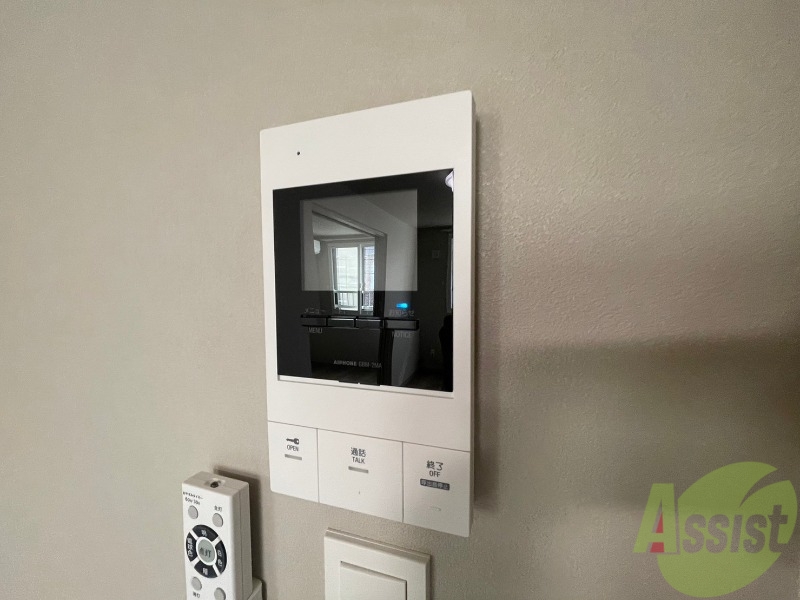 セキュリティ　ＴＶモニター付インターホンです。来客者の顔が見えるので安心！