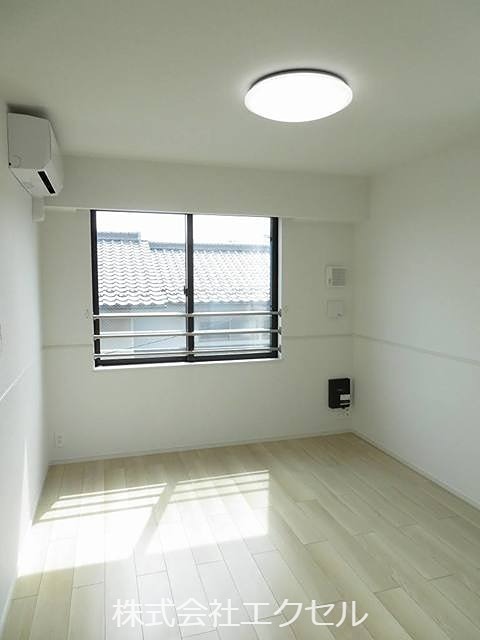 居室・リビング　エアコン完備です。