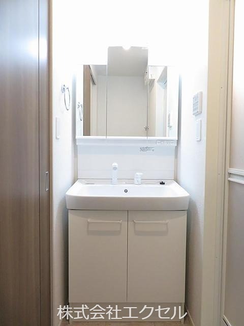 洗面設備　独立洗面台です。