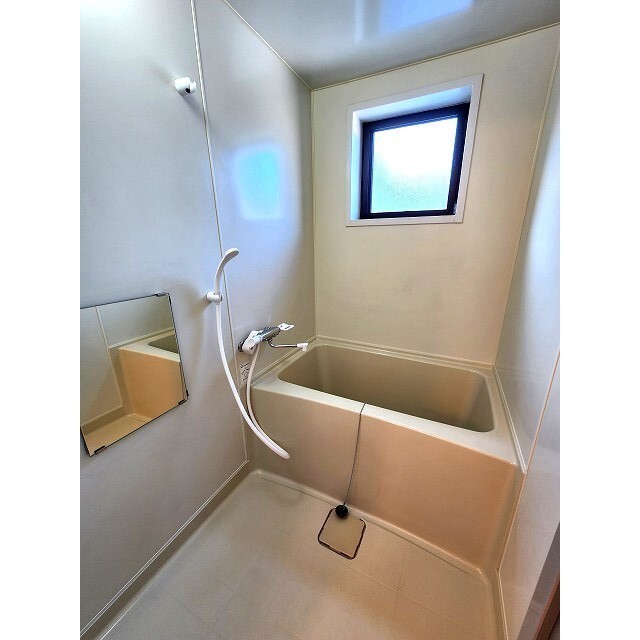 バス・シャワールーム　※参考。写真はＢ２０５号。