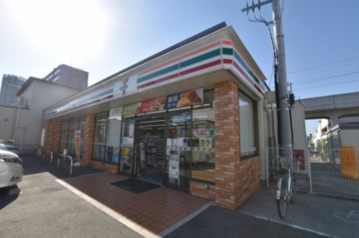 コンビニ　セブンイレブン 泉大津市役所前店（コンビニ）まで306m