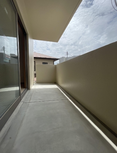 バルコニー　※同マンション別室の参考写真です