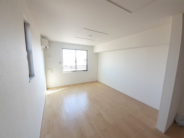 居室・リビング　採光あり明るいリビング♪