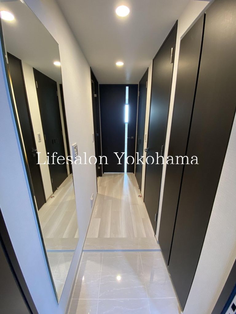 玄関　キッチン