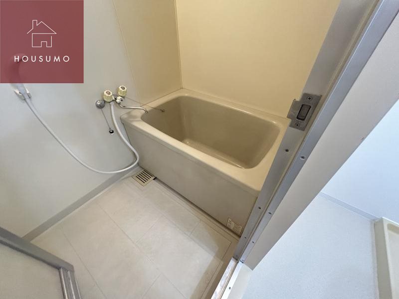 バス・シャワールーム　落ち着いた空間のお風呂です