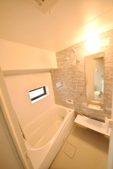 バス・シャワールーム　★広いバスルームです★