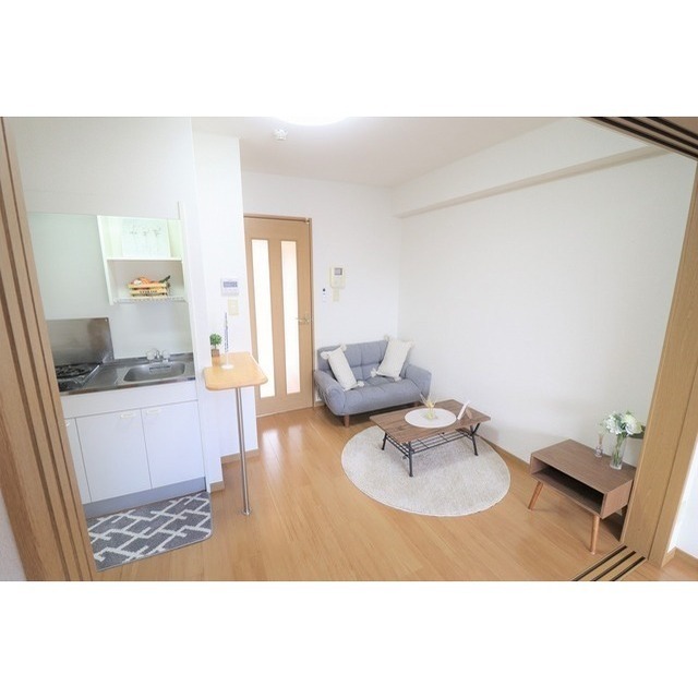 玄関　別の部屋の写真になります