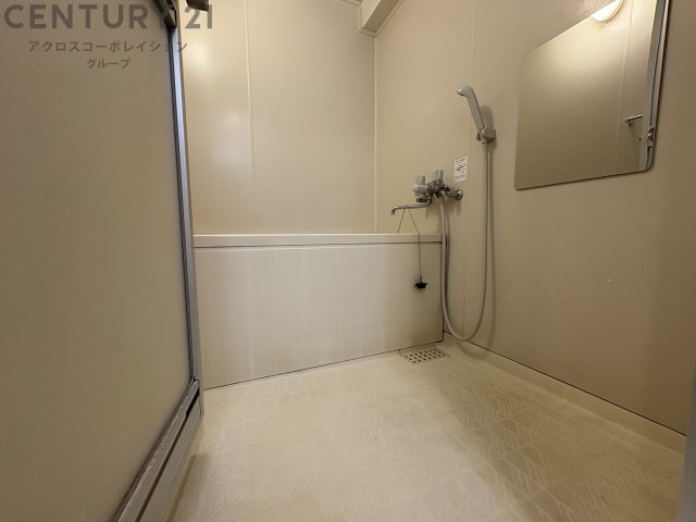 バス・シャワールーム　浴室乾燥機付きで便利です！