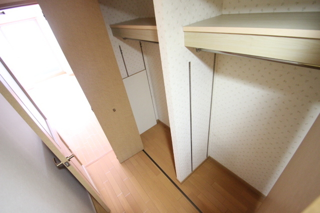 収納　※別号室の写真です