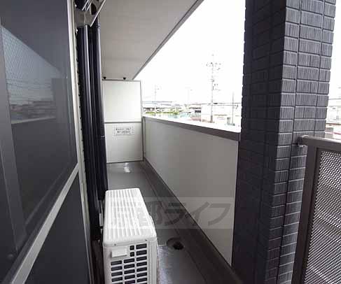 バルコニー　布団も十分干せます。