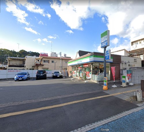 コンビニ　ファミリーマート 宇都宮塙田三丁目店（コンビニ）まで329m