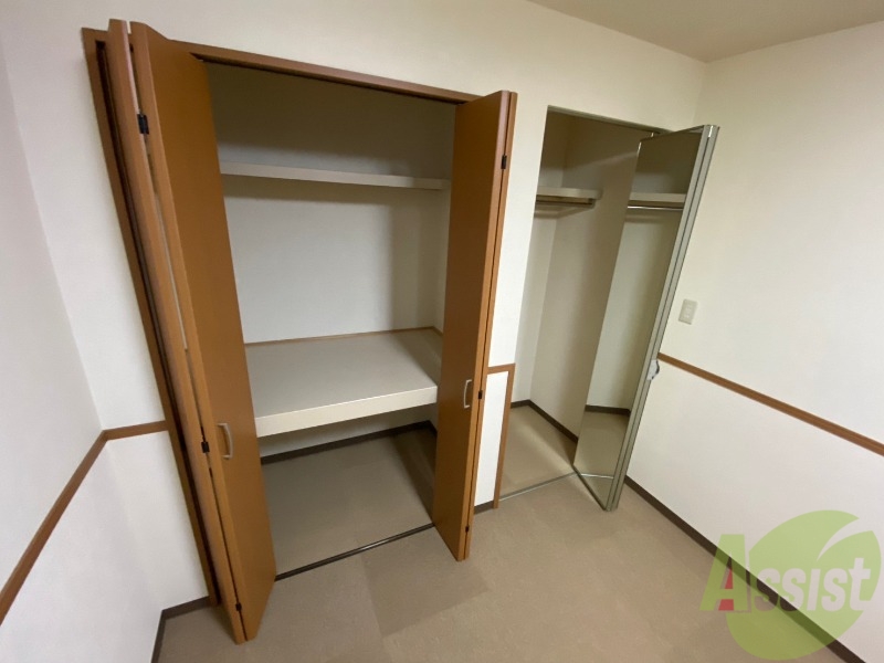 収納　クローゼットは奥行きもあり、荷物が多い方でも安心です。