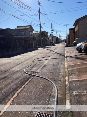 その他　前面道路（その他）まで0m
