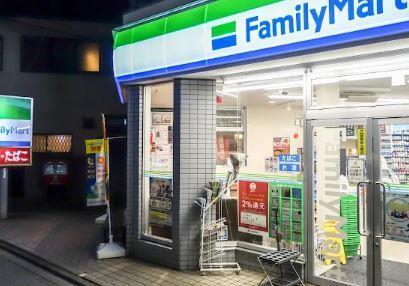 コンビニ　ファミリーマート 荻窪教会通り店（コンビニ）まで66m