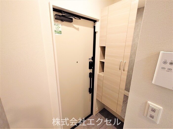 玄関　シューズボックス完備の玄関です。