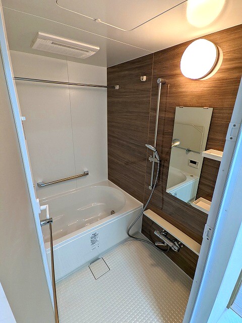 バス・シャワールーム　※別部屋の参考写真です。
