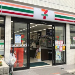 コンビニ　セブンイレブン新宿中井駅前通り店（コンビニ）まで131m