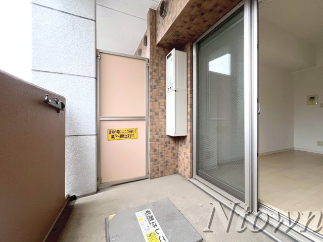 バルコニー　外からの目が気にならないバルコニーで洗濯物が干せます