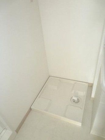 その他設備　防水パン付き洗濯機置場♪