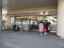 コンビニ　セブンイレブン 神戸JR住吉駅前店（コンビニ）まで191m