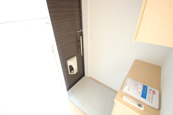 玄関　※別部屋の写真です
