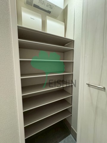 玄関　下駄箱もしっかりついてます！