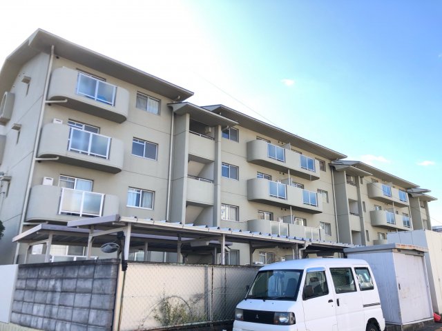 建物外観　敷地内駐輪場あります♪