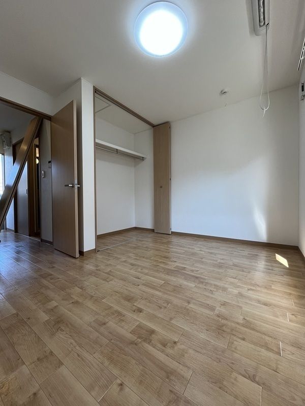 その他部屋・スペース　内装は落ち着いています(参考写真です)